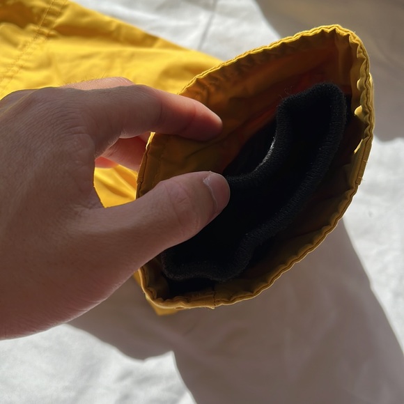 Big, thick, yellow coat - Picture 3 of 6